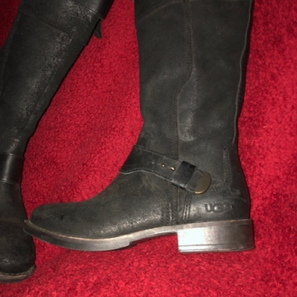 SOLD!!!!!!!!!!!!!!BEAUTIFUL NEW UGG BOOTS!